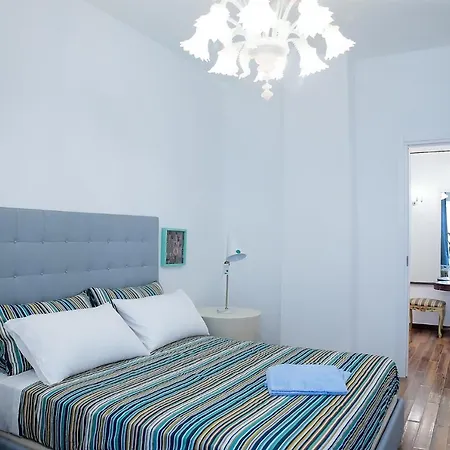 Savoia International_lt_bari Stazione Gasthof Bari
